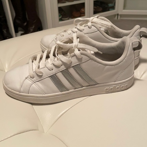 Adidas white and silver shoes - Picture 1 of 8